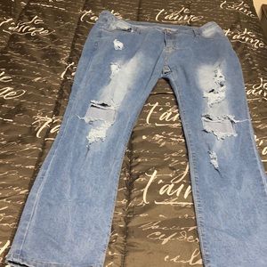 Light denim distressed jeans